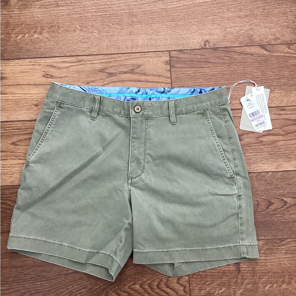 Tommy Bahama Men’s Olive Green Shorts